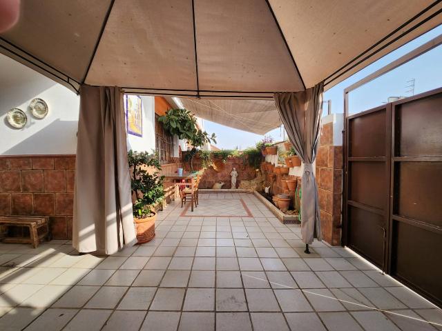 Casa adosada en Venta en Oromana