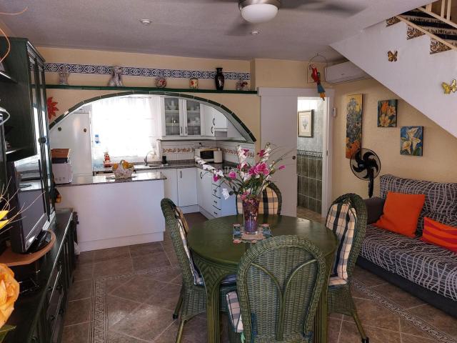 Casa adosada en venta en Oropesa del Mar, Playa Morros de Gos. Adosado muy cerca del mar, totalmente reformado. Casas adosadas Oropesa del.