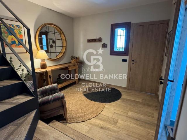 Casa adosada en venta en Osseja Pirineos. Casa con encanto y jardín privado en Osséja. Casas adosadas.