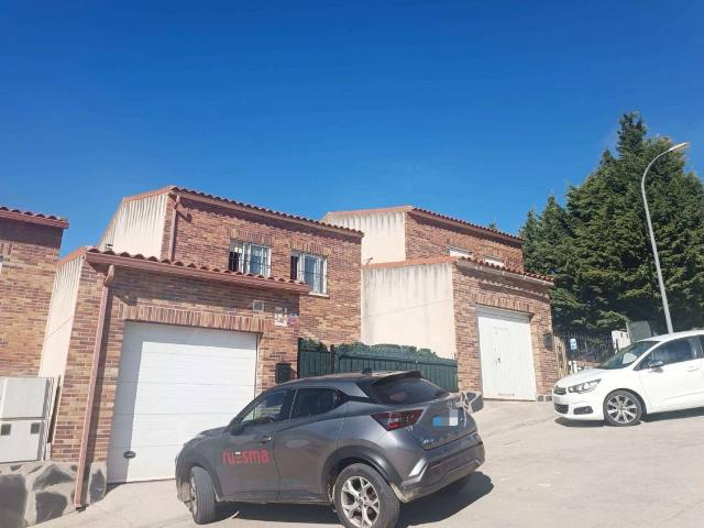 Casa adosada en Venta en Otero