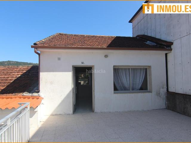 Casa adosada en venta en Lobios. SE VENDE CASA EN XENDIVE LOBIOS. Casas adosadas.