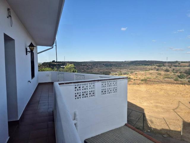 Casa adosada en Venta en Lobón