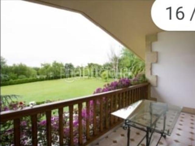 Casa adosada en venta en Loiu. Casas adosadas.