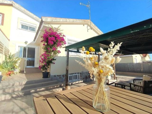 Casa adosada en Venta en Lominchar