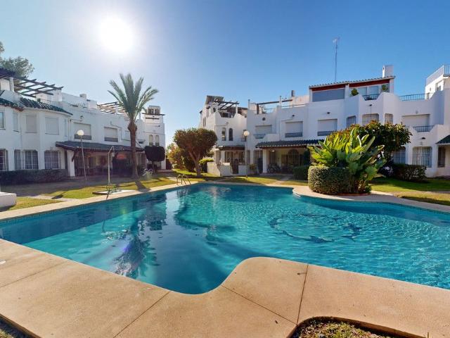 Casa adosada en Venta en Los Naranjos