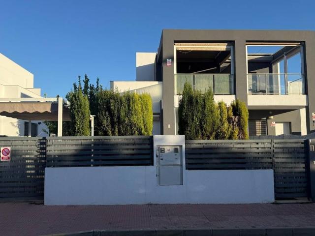 Casa adosada en Venta en Los Balcones Los Altos