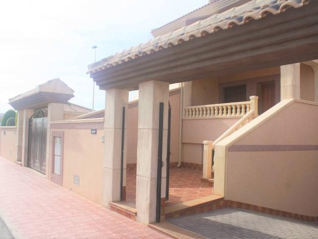 Casa adosada en Venta en Los Balcones Los Altos