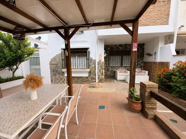 Casa adosada en Venta en Los Barrios