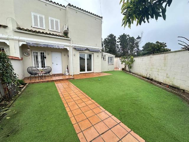 Casa adosada en Venta en Los Barrios