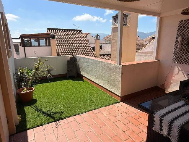 Casa adosada en Venta en Los Barrios