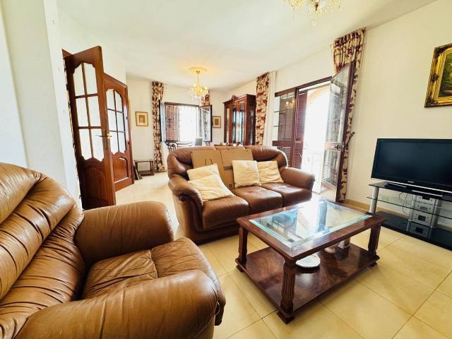 Casa adosada en Venta en Los Barrios