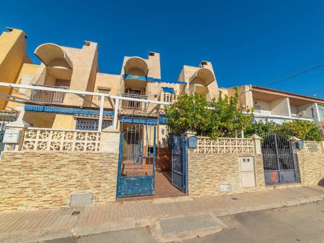 Casa adosada en Venta en Los Cuarteros