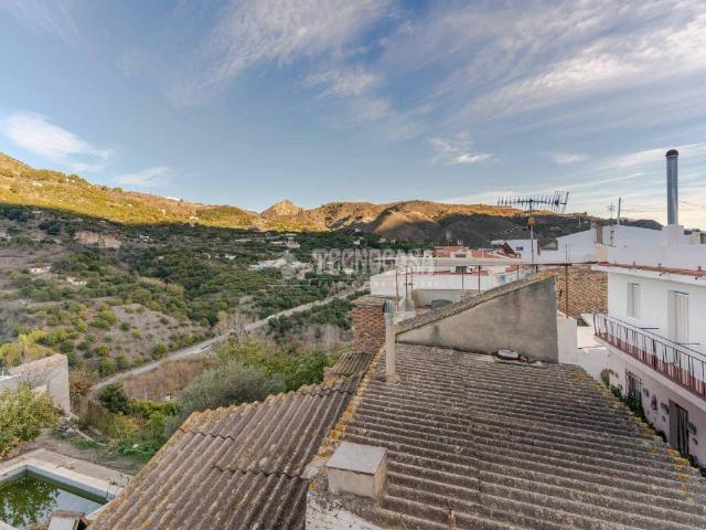 Casa adosada en Venta en Los Guajares