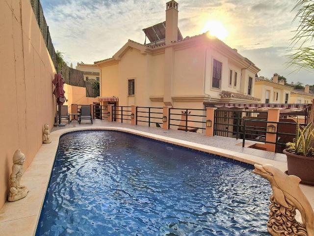 Casa adosada en Venta en Los Pacos