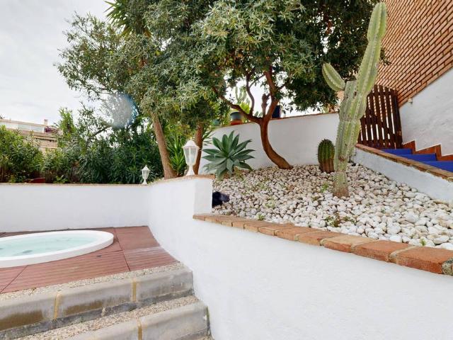 Casa adosada en Venta en Los Pacos
