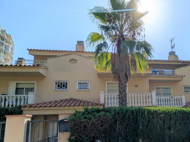 Casa adosada en Venta en Los Pinos Politur