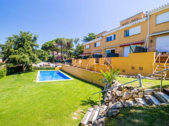 Casa adosada en Venta en Los Pinos Politur