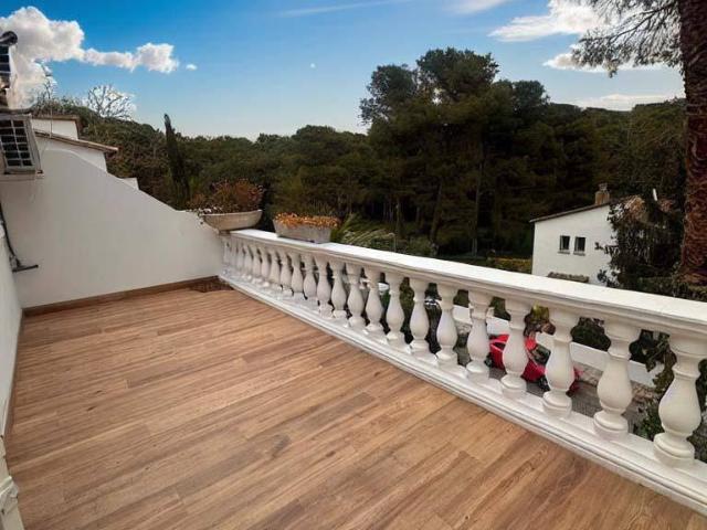 Casa adosada en Venta en Los Pinos Politur