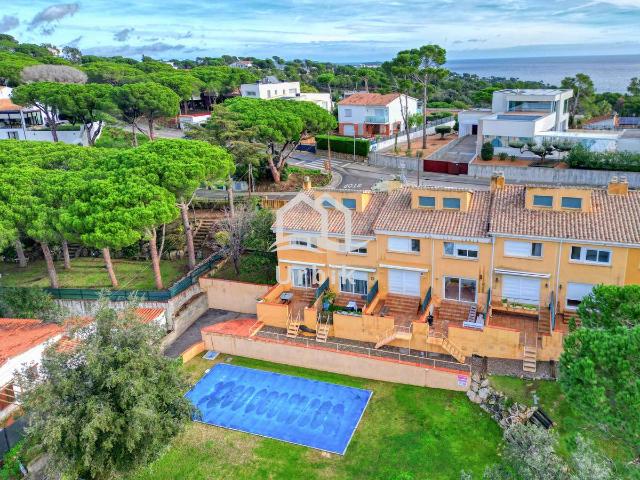 Casa adosada en Venta en Los Pinos Politur