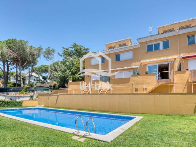 Casa adosada en Venta en Los Pinos Politur