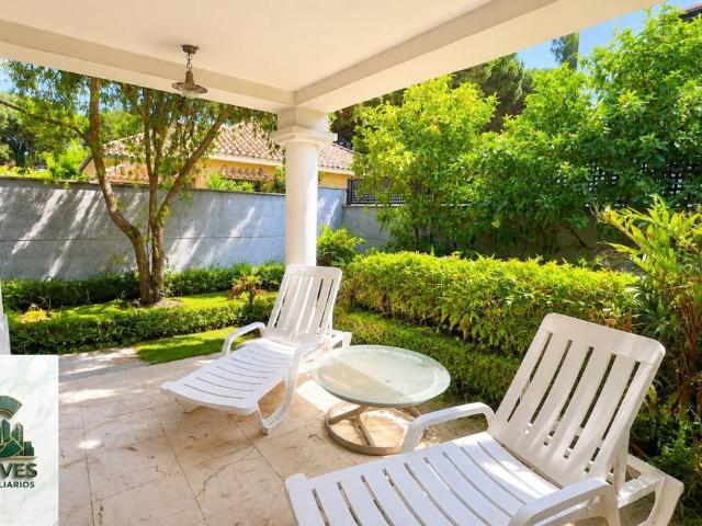 Casa adosada en Venta en Los Pinos