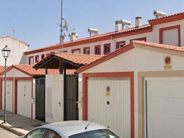 Casa adosada en Venta en Los Santos de Maimona