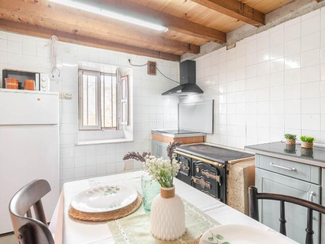 Casa adosada en venta en Laviana. Casa en Corián con finca,vistas y opción de ampliación. Casas adosadas.