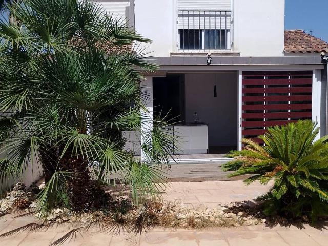 Casa adosada en Venta en La Conarda