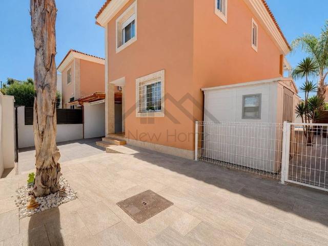 Casa adosada en Venta en La Conarda