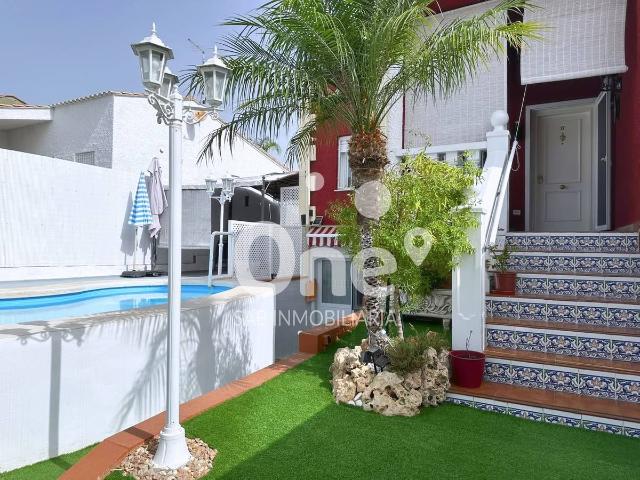 Casa adosada en Venta en La Conarda