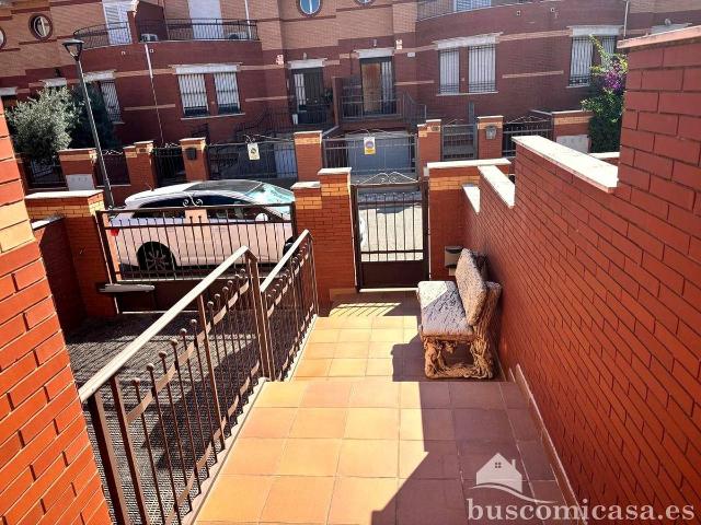 Casa adosada en Venta en La Carolina