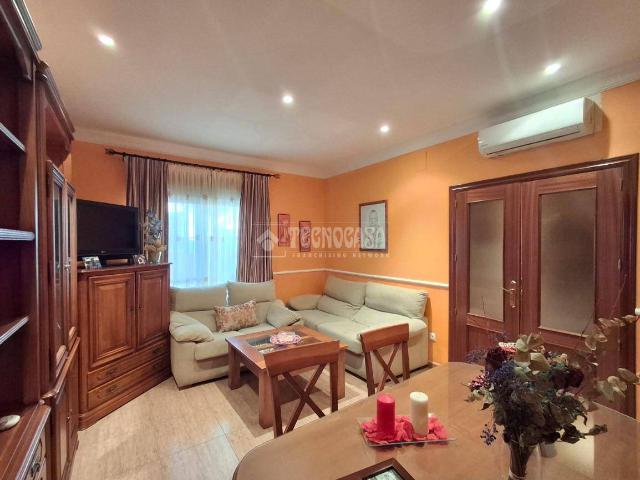 Casa adosada en Venta en La Carolina