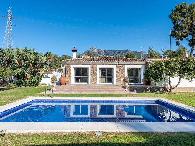 Casa adosada en Venta en La Carolina Guadalpín