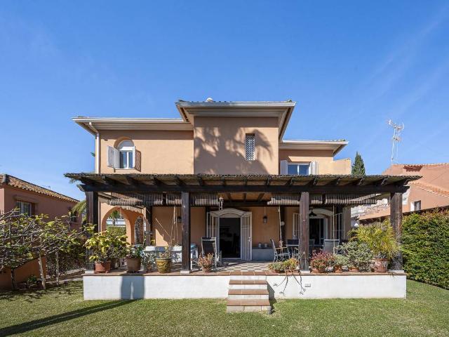 Casa adosada en Venta en La Carolina Guadalpín