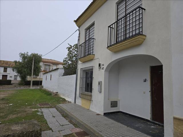 Casa adosada en Venta en La Carlota