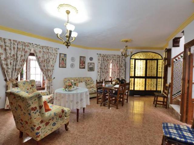Casa adosada en Venta en La Ciudad