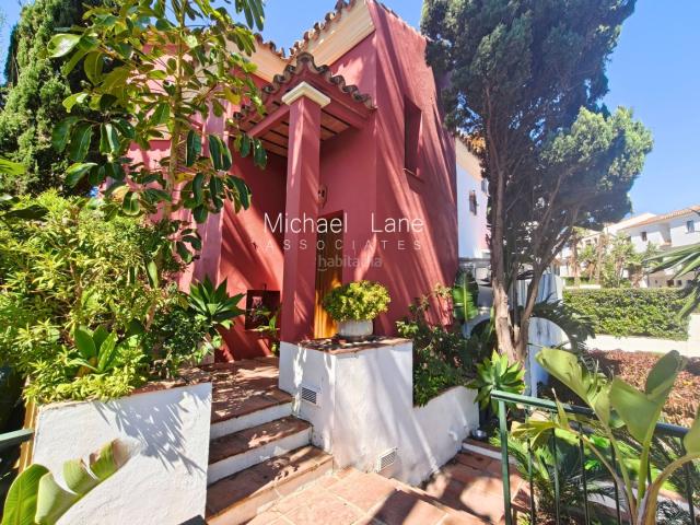 Casa adosada en venta en La Alcaidesa. Preciosa Casa Adosada de Esquina junto al Mar en La Alcaidesa. Casas adosadas La.