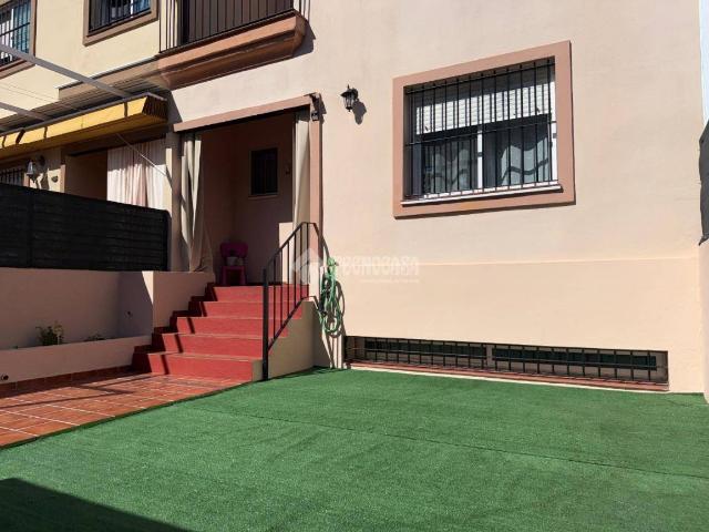 Casa adosada en Venta en La Algaba