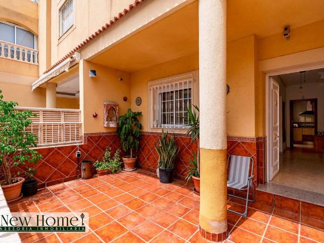 Casa adosada en Venta en La Gangosa