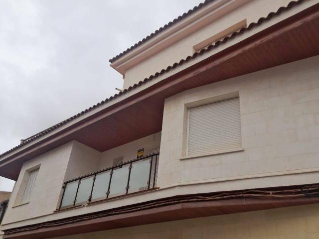 Casa adosada en Venta en La Gineta