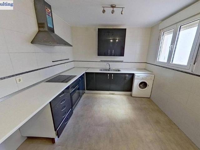 Casa adosada en Venta en La Gineta