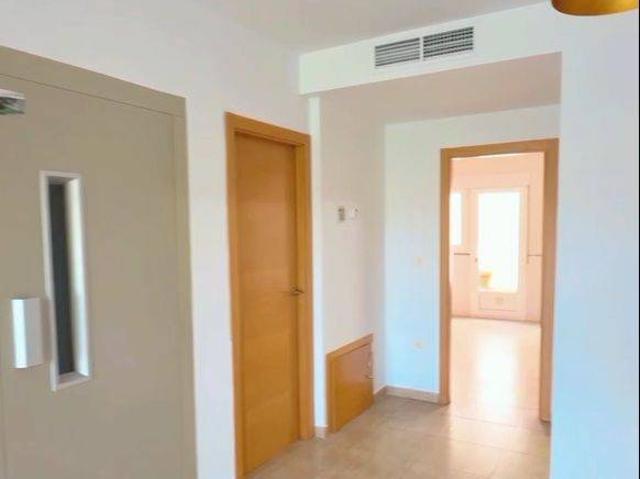 Casa adosada en Venta en La Gineta