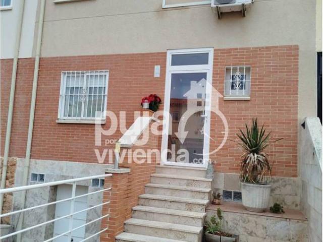 Casa adosada en Venta en La Guija