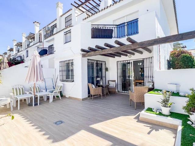 Casa adosada en Venta en La Dama de Noche La Alzambra