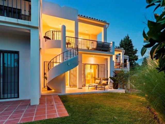 Casa adosada en Venta en La Dama de Noche La Alzambra