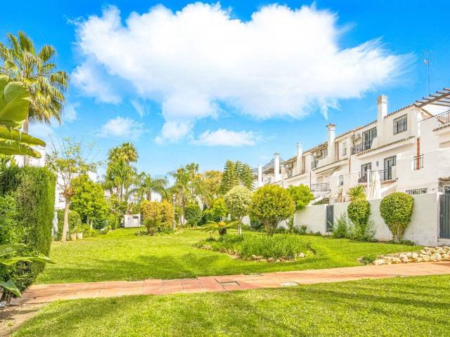 Casa adosada en Venta en La Dama de Noche La Alzambra