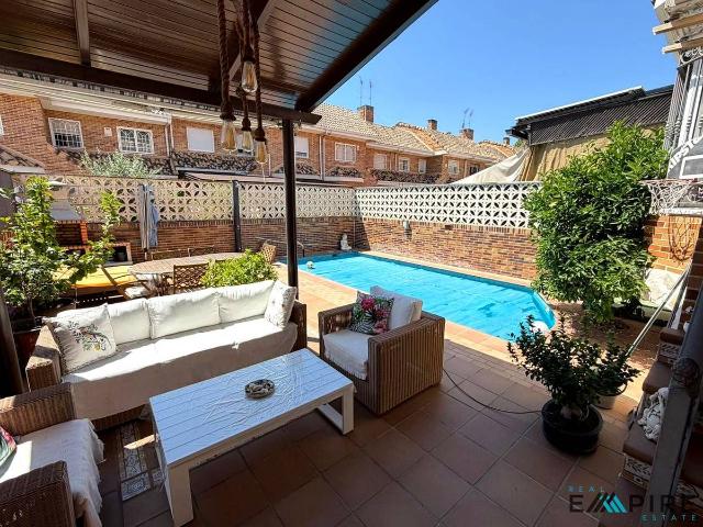 Casa adosada en Venta en La Ermita