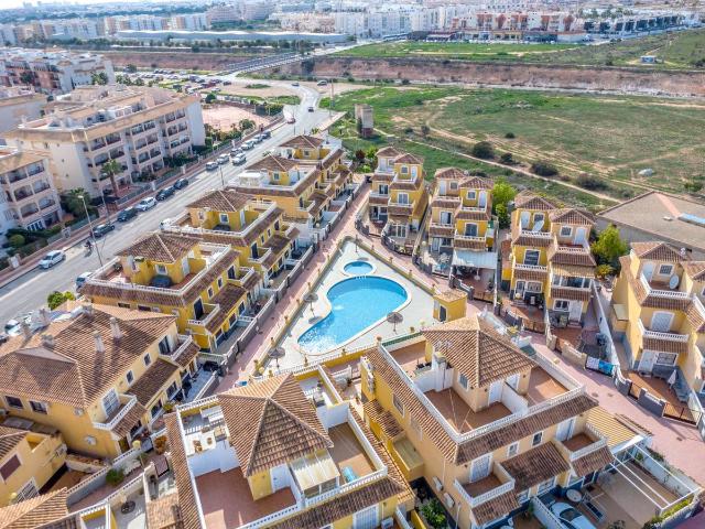 Casa adosada en Venta en La Florida