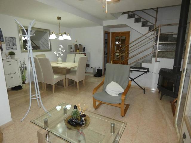 Casa adosada en Venta en La Joyosa