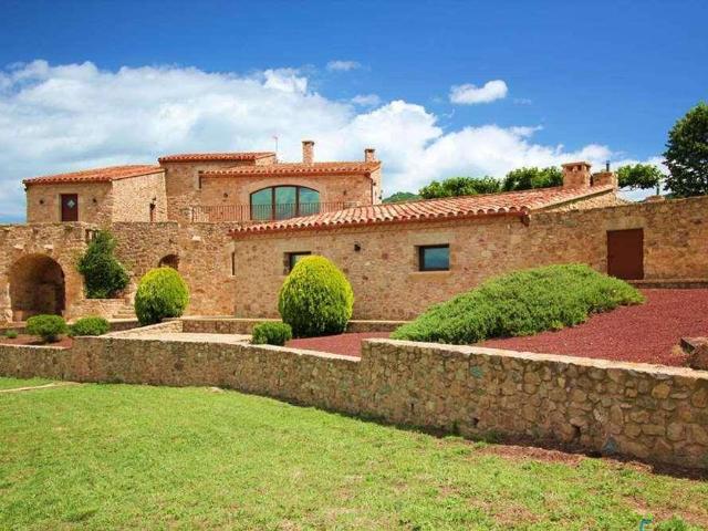 Casa adosada en Venta en La Jonquera